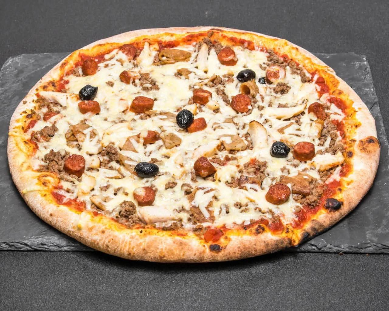 Pizza viande au feu de bois - Le Vénitien, Marseille 13005